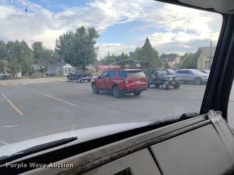 image for item DP3332 1995 Freightliner FL70  flatbed truck