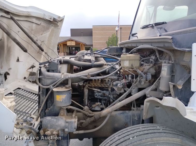 image for item DP3332 1995 Freightliner FL70  flatbed truck