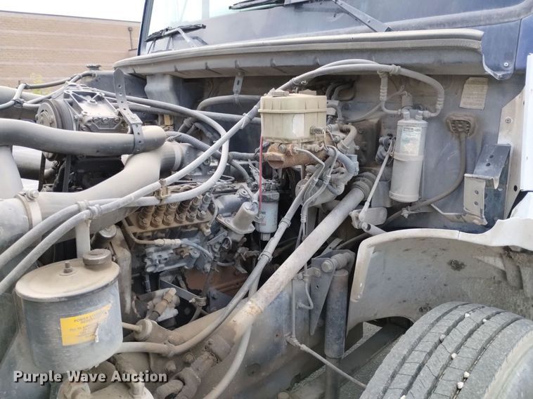 image for item DP3332 1995 Freightliner FL70  flatbed truck