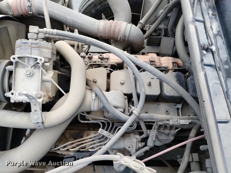 image for item DP3332 1995 Freightliner FL70  flatbed truck