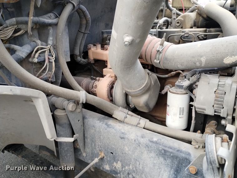 image for item DP3332 1995 Freightliner FL70  flatbed truck