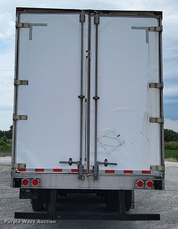 image for item DP5211 2007 Utility Trailer  dry van trailer