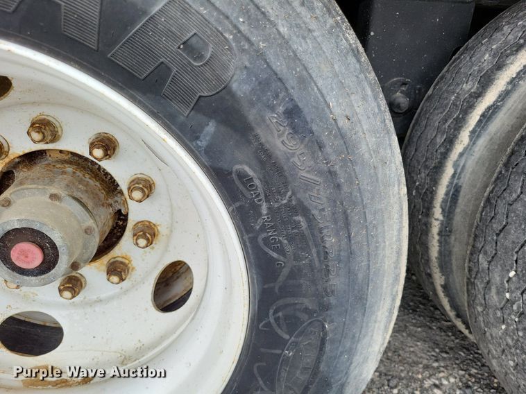 image for item DP5211 2007 Utility Trailer  dry van trailer