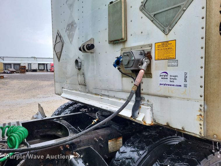 image for item DP5212 2008 Utility Trailers  dry van trailer