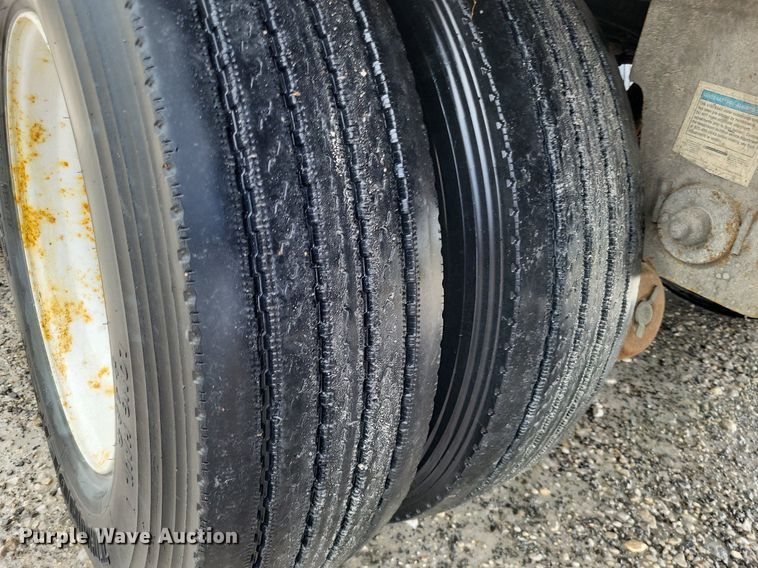 image for item DP5213 2008 Utility Trailers  dry van trailer