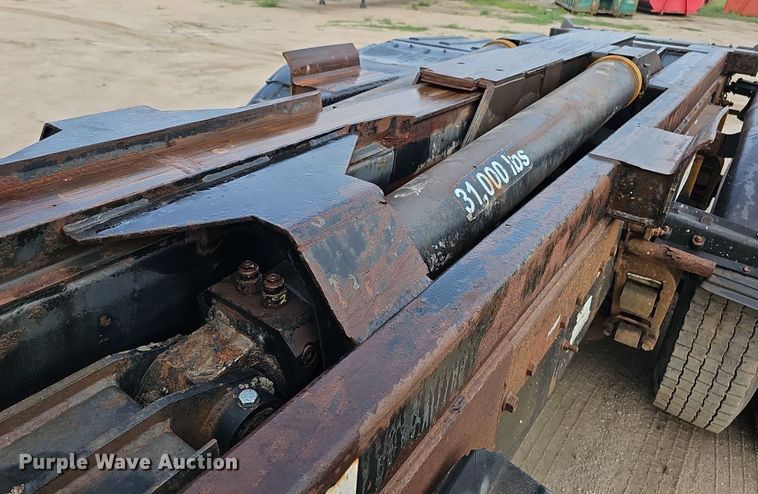 image for item DQ0092 1996 International 9200  hook lift truck