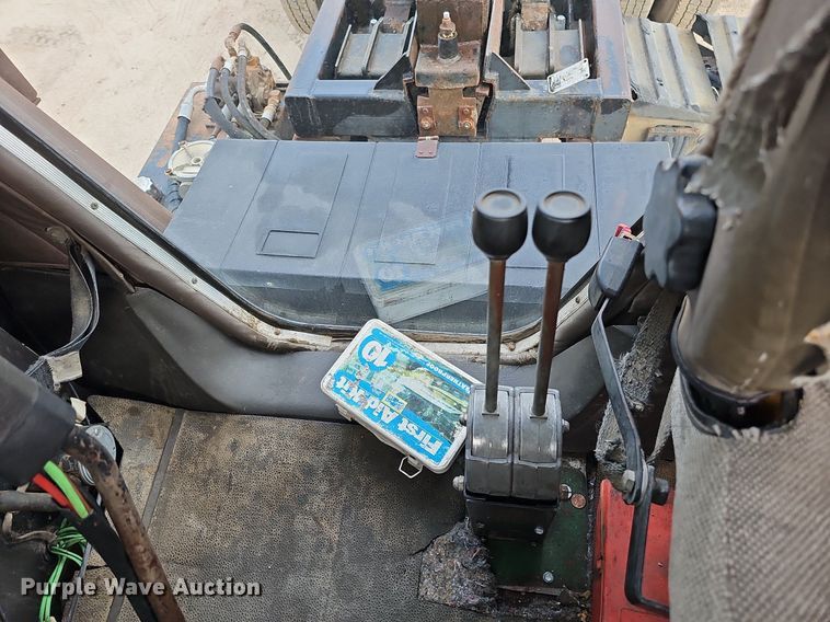 image for item DQ0092 1996 International 9200  hook lift truck