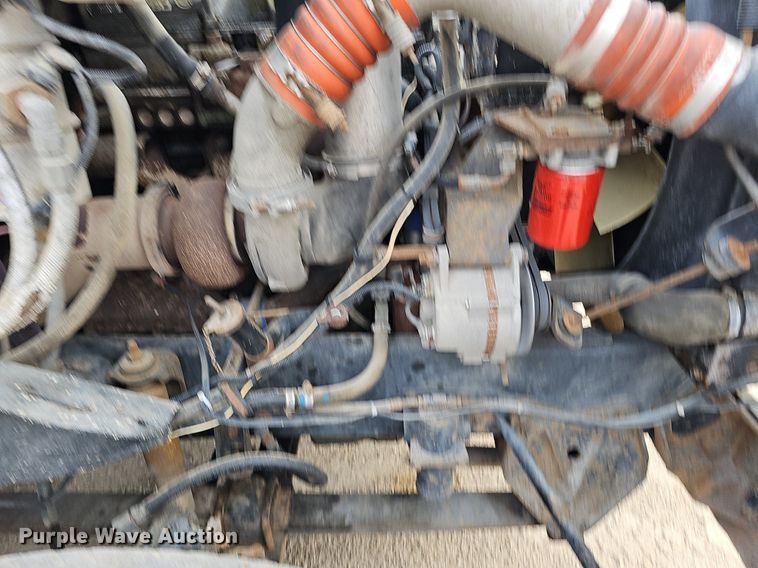 image for item DQ0092 1996 International 9200  hook lift truck