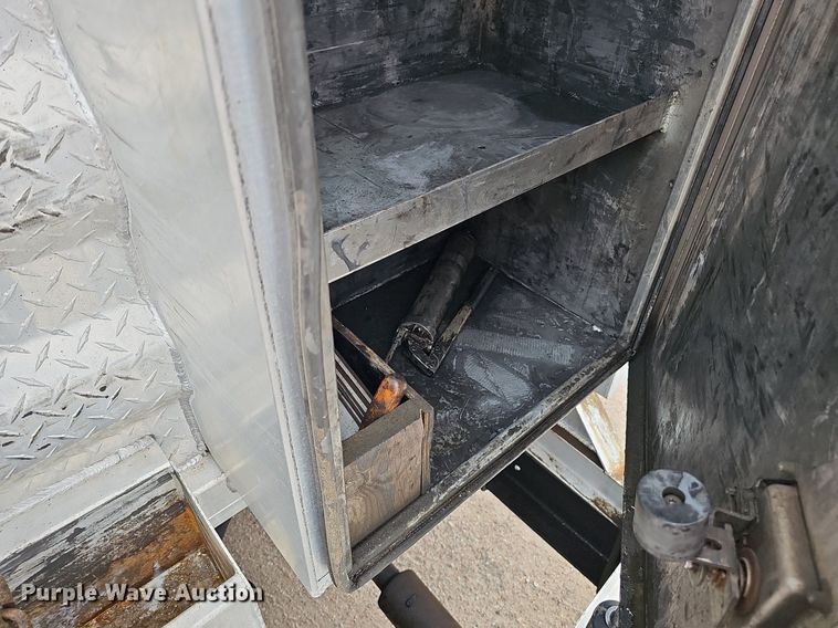 image for item DQ0094 2015 Peterbilt 579  semi truck