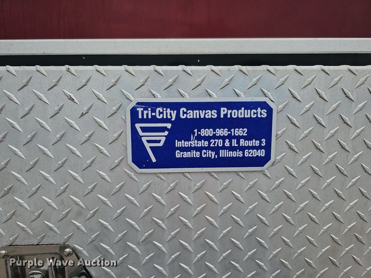 image for item DQ0094 2015 Peterbilt 579  semi truck