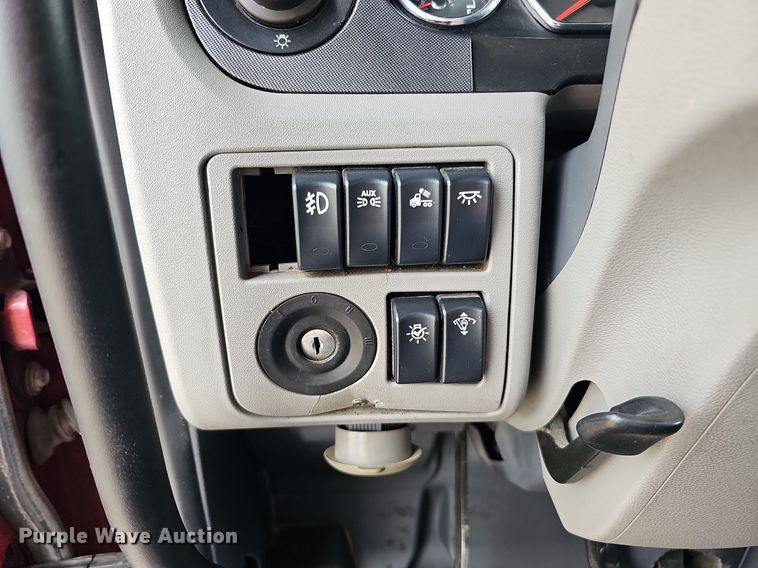 image for item DQ0094 2015 Peterbilt 579  semi truck