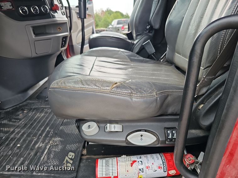 image for item DQ0094 2015 Peterbilt 579  semi truck