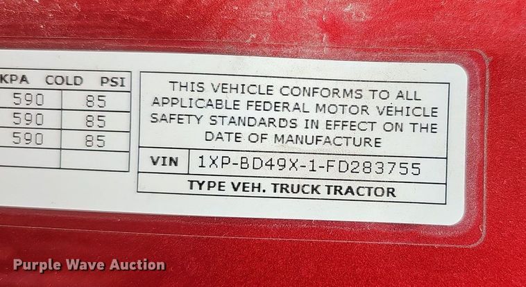 image for item DQ0094 2015 Peterbilt 579  semi truck