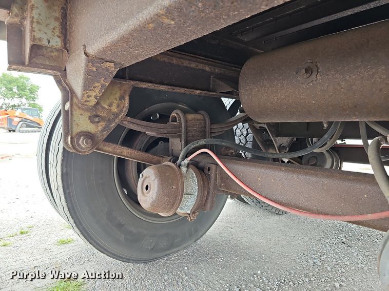 image for item DQ0096 1995 Fruehauf FBHLP-9 1.5-NF2-48W  dry van trailer