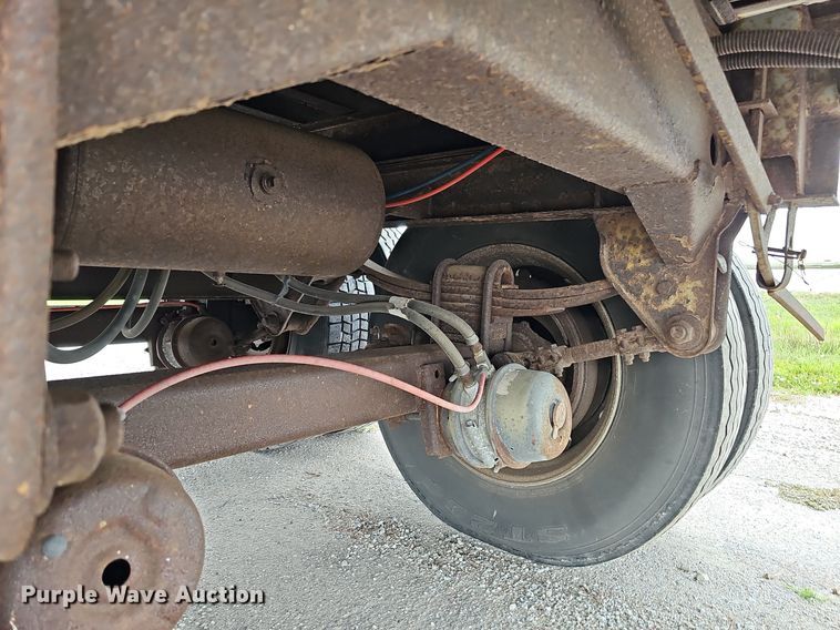 image for item DQ0096 1995 Fruehauf FBHLP-9 1.5-NF2-48W  dry van trailer