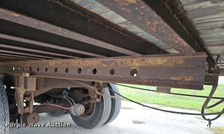 image for item DQ0096 1995 Fruehauf FBHLP-9 1.5-NF2-48W  dry van trailer