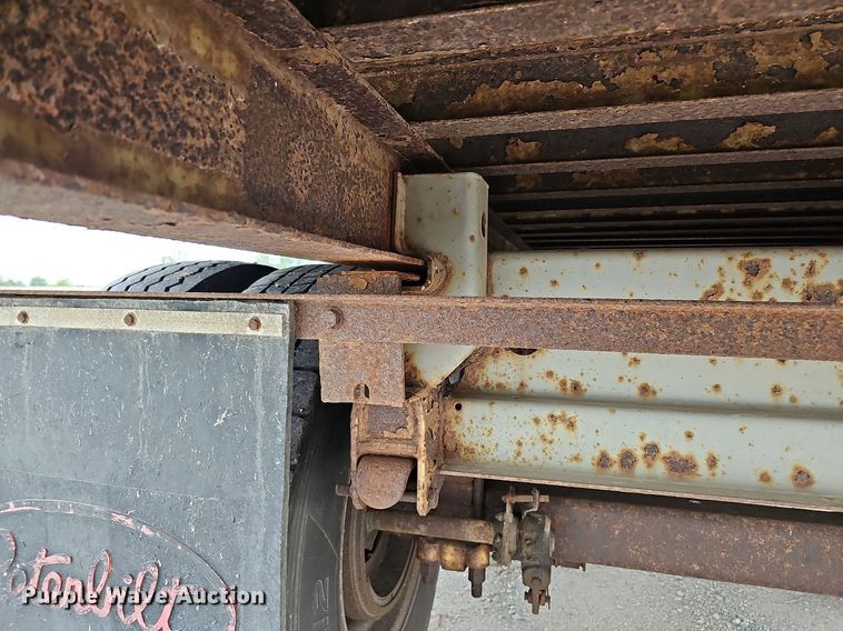 image for item DQ0096 1995 Fruehauf FBHLP-9 1.5-NF2-48W  dry van trailer