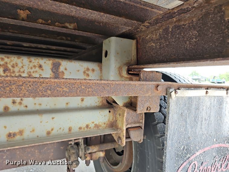 image for item DQ0096 1995 Fruehauf FBHLP-9 1.5-NF2-48W  dry van trailer