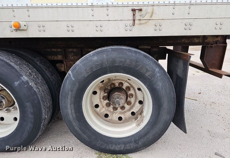 image for item DQ0096 1995 Fruehauf FBHLP-9 1.5-NF2-48W  dry van trailer