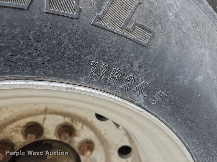 image for item DQ0096 1995 Fruehauf FBHLP-9 1.5-NF2-48W  dry van trailer