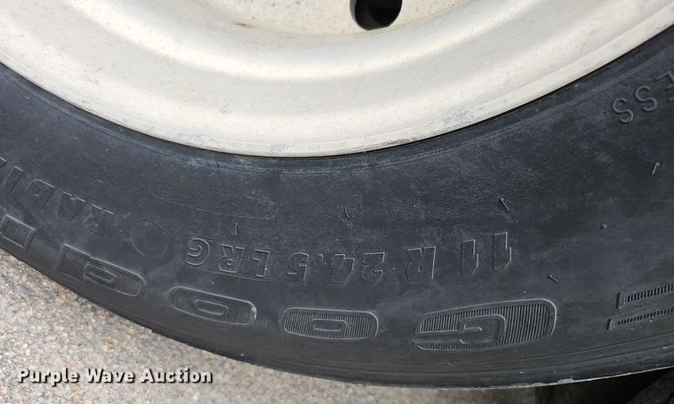 image for item DQ0096 1995 Fruehauf FBHLP-9 1.5-NF2-48W  dry van trailer