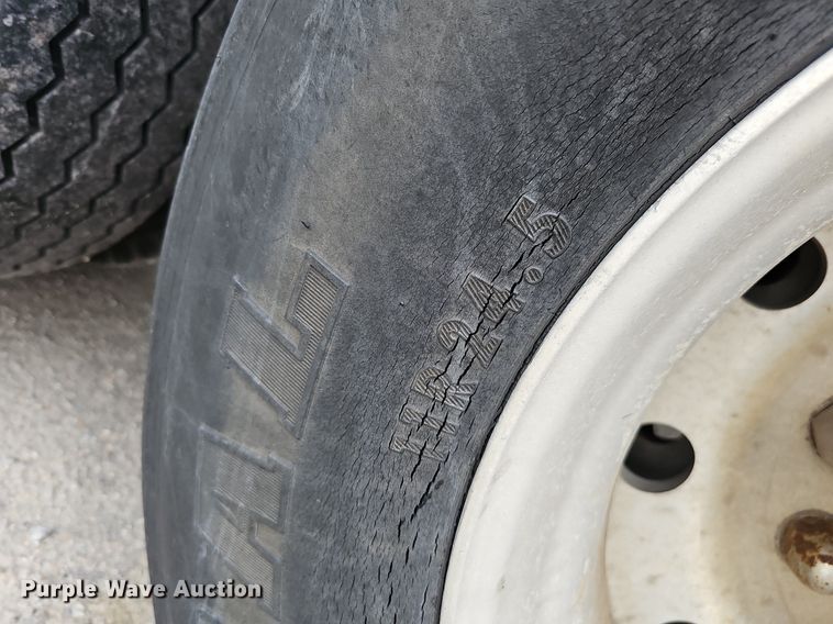 image for item DQ0096 1995 Fruehauf FBHLP-9 1.5-NF2-48W  dry van trailer