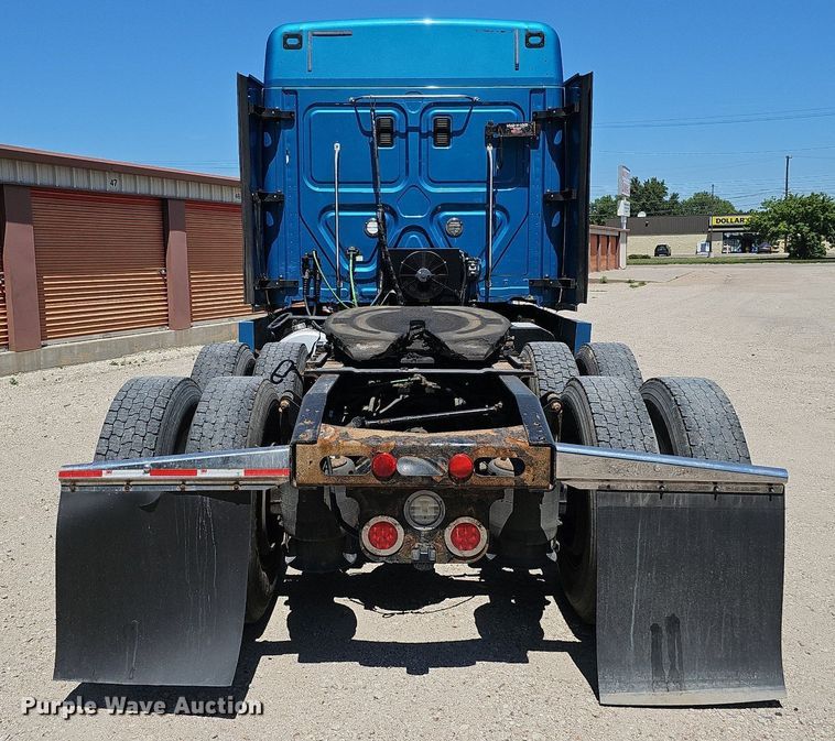 image for item DQ0121 2016 Freightliner Cascadia Evolution  semi truck