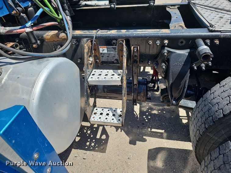 image for item DQ0121 2016 Freightliner Cascadia Evolution  semi truck