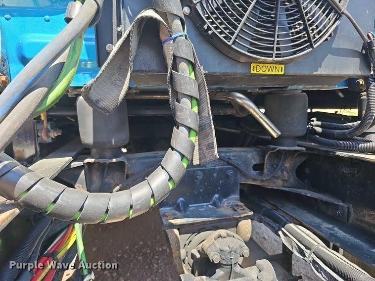 image for item DQ0121 2016 Freightliner Cascadia Evolution  semi truck