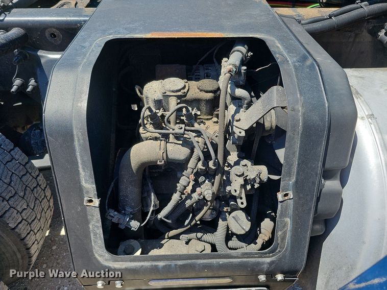 image for item DQ0121 2016 Freightliner Cascadia Evolution  semi truck