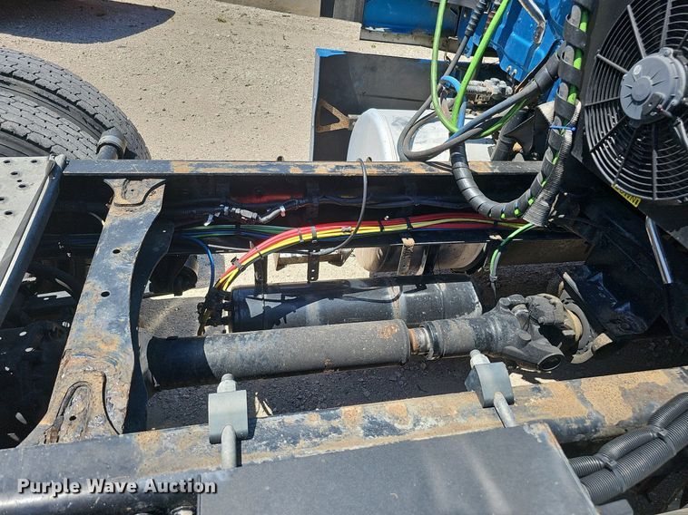 image for item DQ0121 2016 Freightliner Cascadia Evolution  semi truck