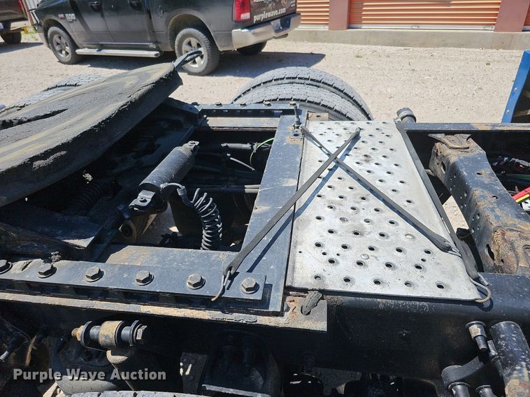 image for item DQ0121 2016 Freightliner Cascadia Evolution  semi truck