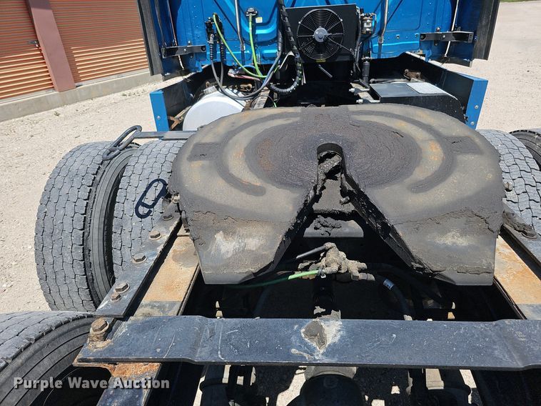 image for item DQ0121 2016 Freightliner Cascadia Evolution  semi truck