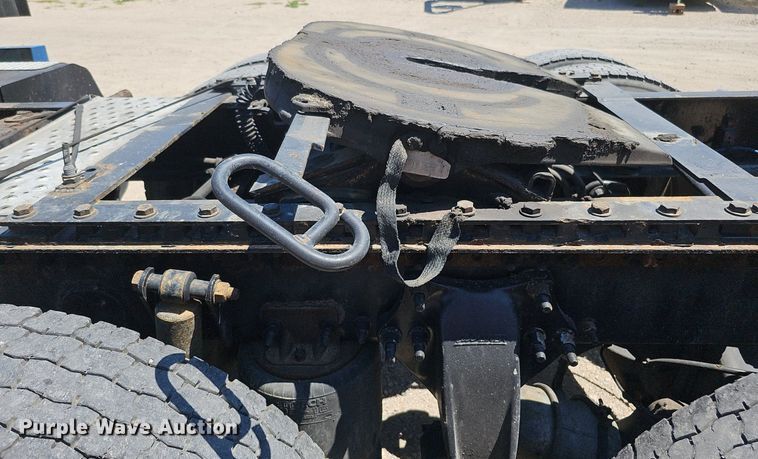 image for item DQ0121 2016 Freightliner Cascadia Evolution  semi truck