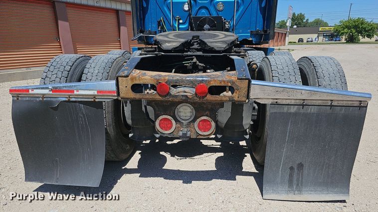 image for item DQ0121 2016 Freightliner Cascadia Evolution  semi truck