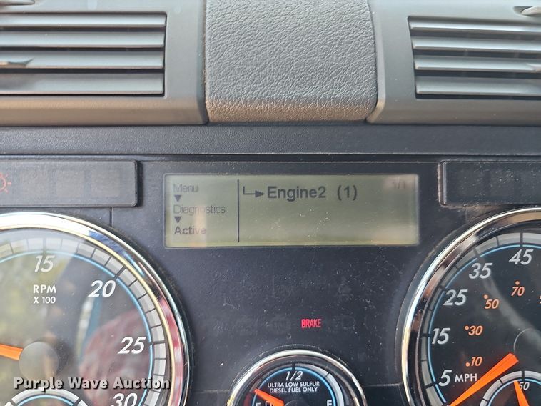 image for item DQ0121 2016 Freightliner Cascadia Evolution  semi truck