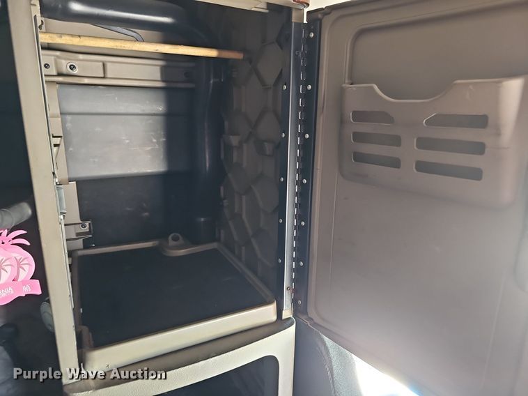 image for item DQ0121 2016 Freightliner Cascadia Evolution  semi truck