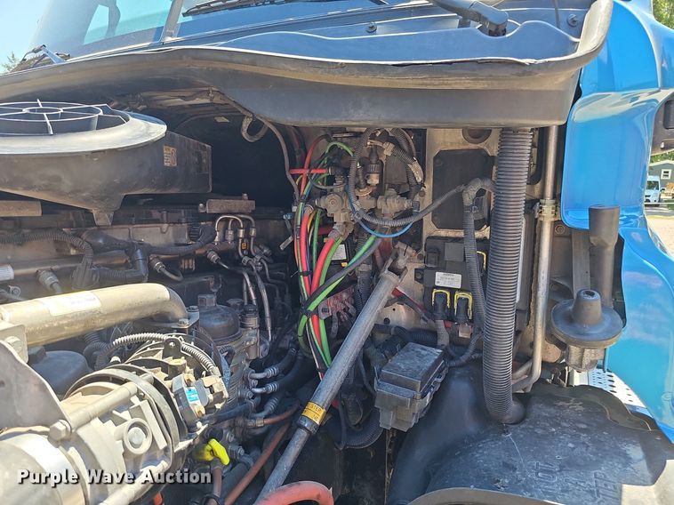 image for item DQ0121 2016 Freightliner Cascadia Evolution  semi truck