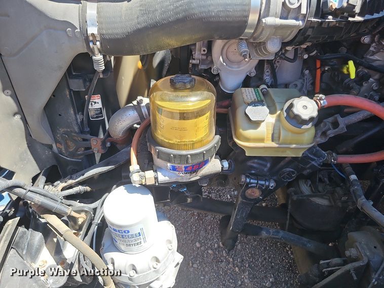 image for item DQ0121 2016 Freightliner Cascadia Evolution  semi truck