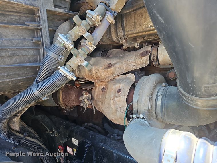 image for item DQ0121 2016 Freightliner Cascadia Evolution  semi truck