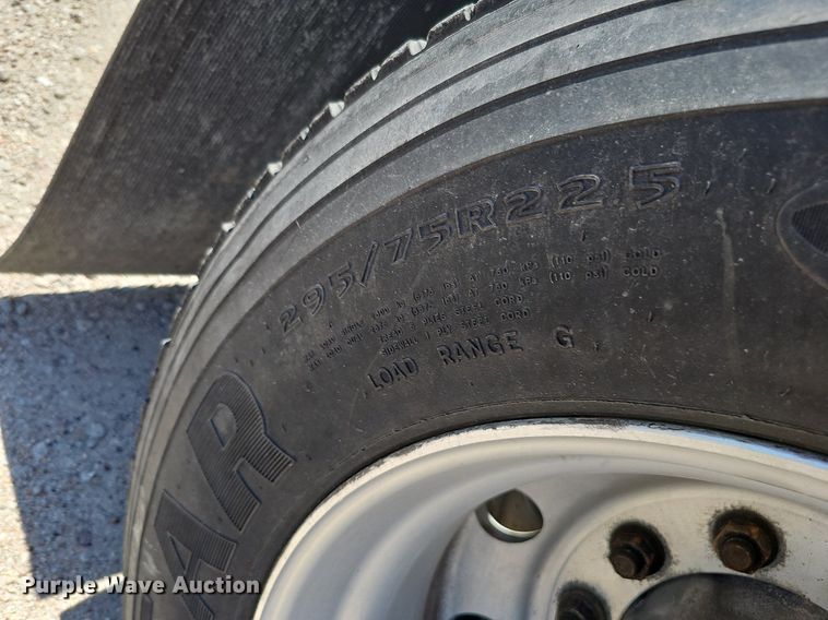 image for item DQ0121 2016 Freightliner Cascadia Evolution  semi truck