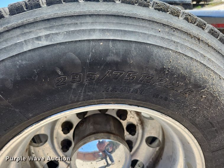 image for item DQ0121 2016 Freightliner Cascadia Evolution  semi truck