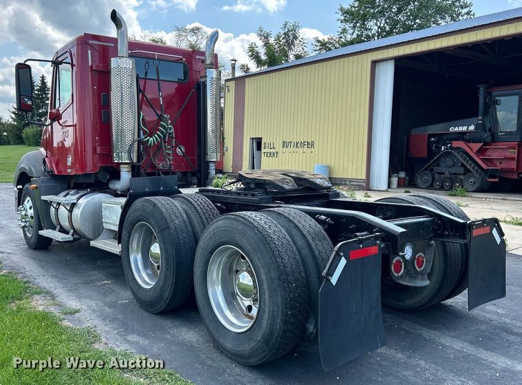 image for item DQ0844 2006 Freightliner Columbia  semi truck