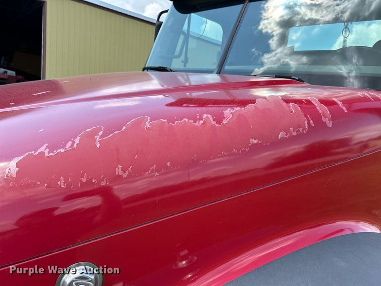 image for item DQ0844 2006 Freightliner Columbia  semi truck