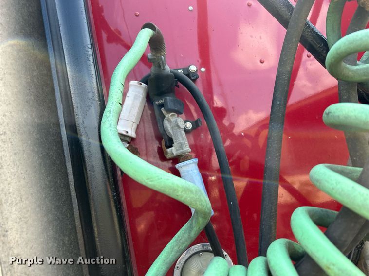 image for item DQ0844 2006 Freightliner Columbia  semi truck