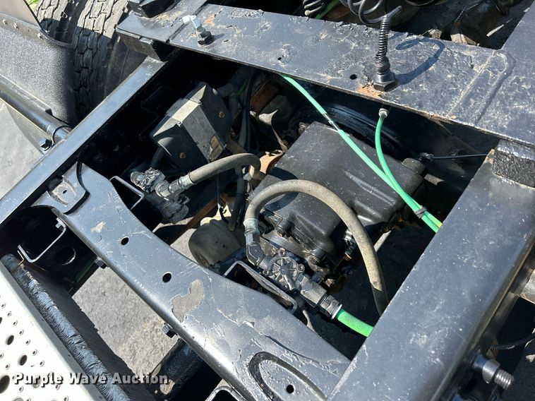 image for item DQ0844 2006 Freightliner Columbia  semi truck