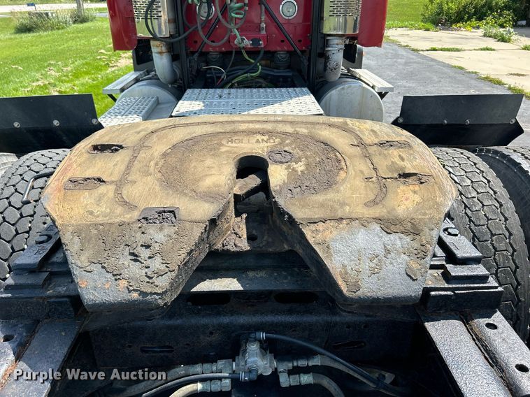 image for item DQ0844 2006 Freightliner Columbia  semi truck