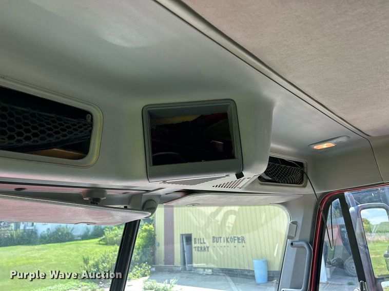 image for item DQ0844 2006 Freightliner Columbia  semi truck