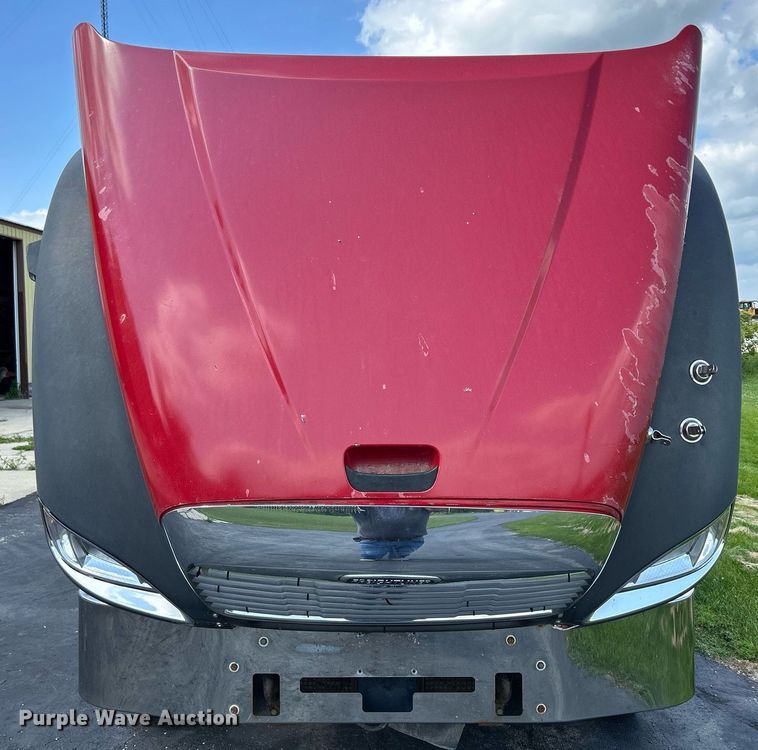 image for item DQ0844 2006 Freightliner Columbia  semi truck