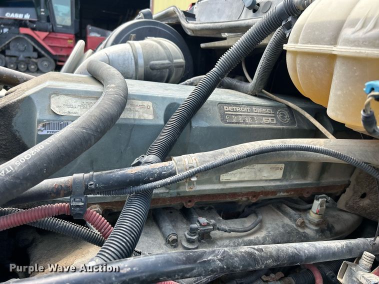 image for item DQ0844 2006 Freightliner Columbia  semi truck